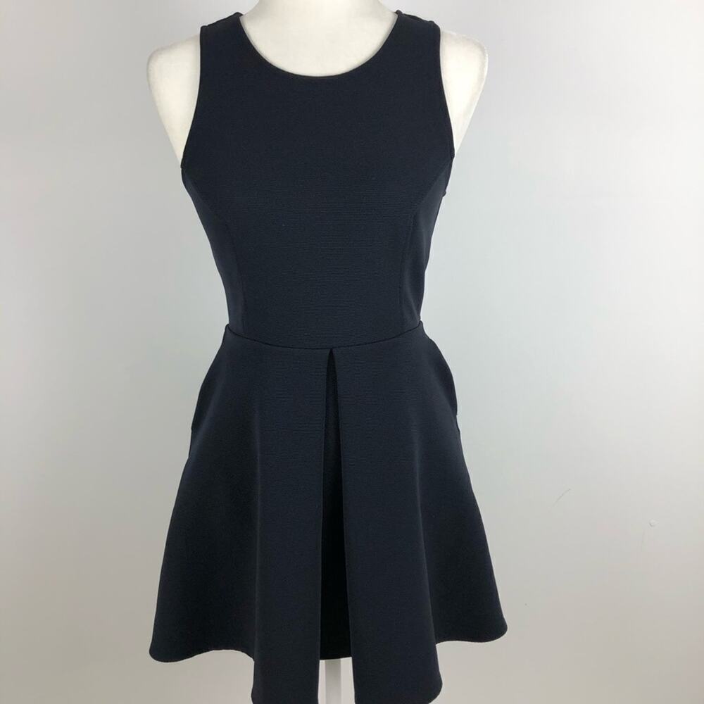 Kendall & Kylie skater dress w/ pockets Small